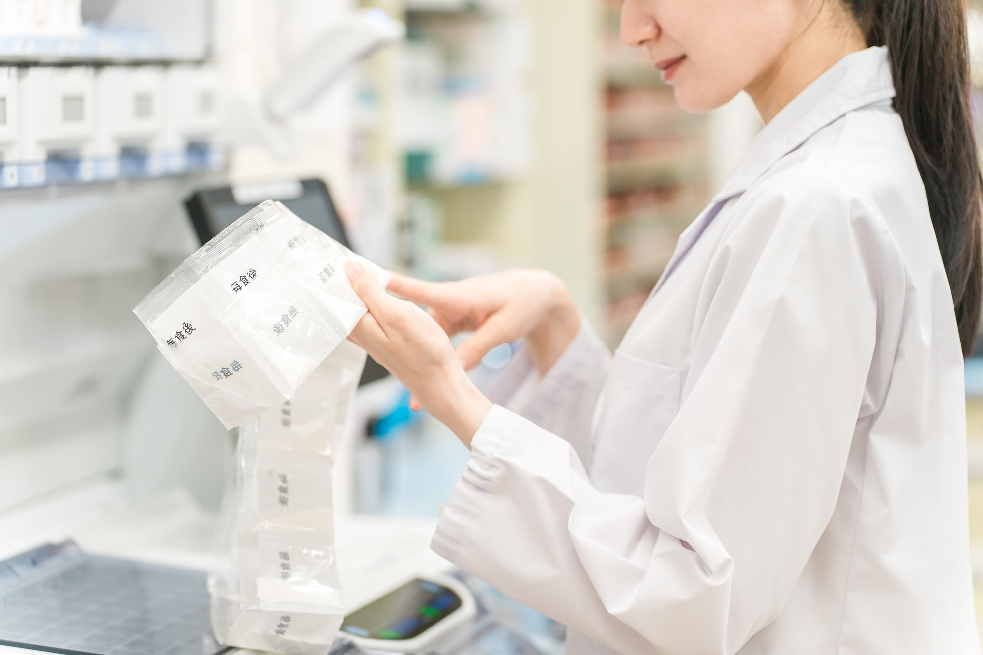 薬剤師の資格でキャリアを広げる完全ガイド｜転職に有利な資格の選び方から主要資格一覧・費用・勉強法まで