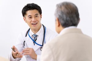 医局紹介と人材紹介会社との違いとは？医師アルバイトの収入・働き方を現役医師が解説｜医師のアルバイト完全ガイド