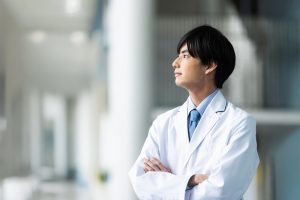 家庭と両立しながら、若いうちから健診医としてキャリア形成を実現した転職(転職事例④ー20代男性医師)