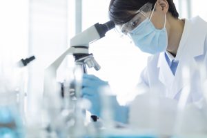 病理医とは？仕事内容から給与、キャリアパスまで徹底解説