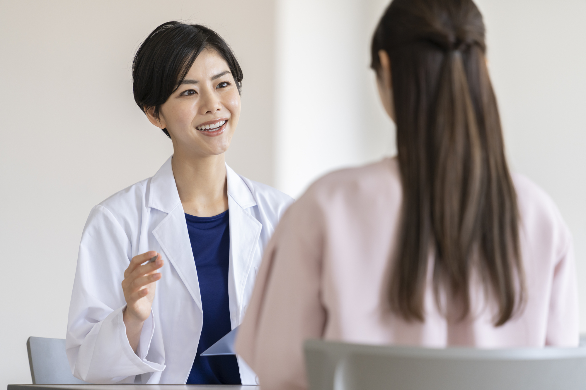 美容外科医の年収はなぜ高い？転科を考えた場合のキャリア戦略も徹底解説