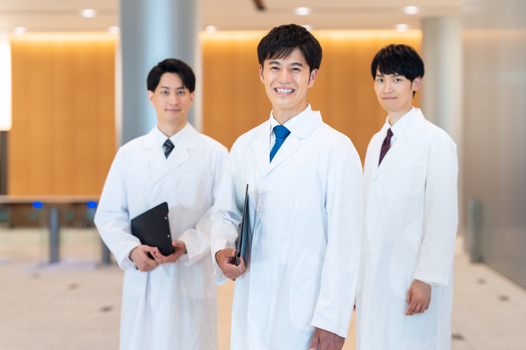 医師のキャリア選択|勤務・開業・継承の3つの道と、各キャリアに活かす転職・アルバイト活用戦略