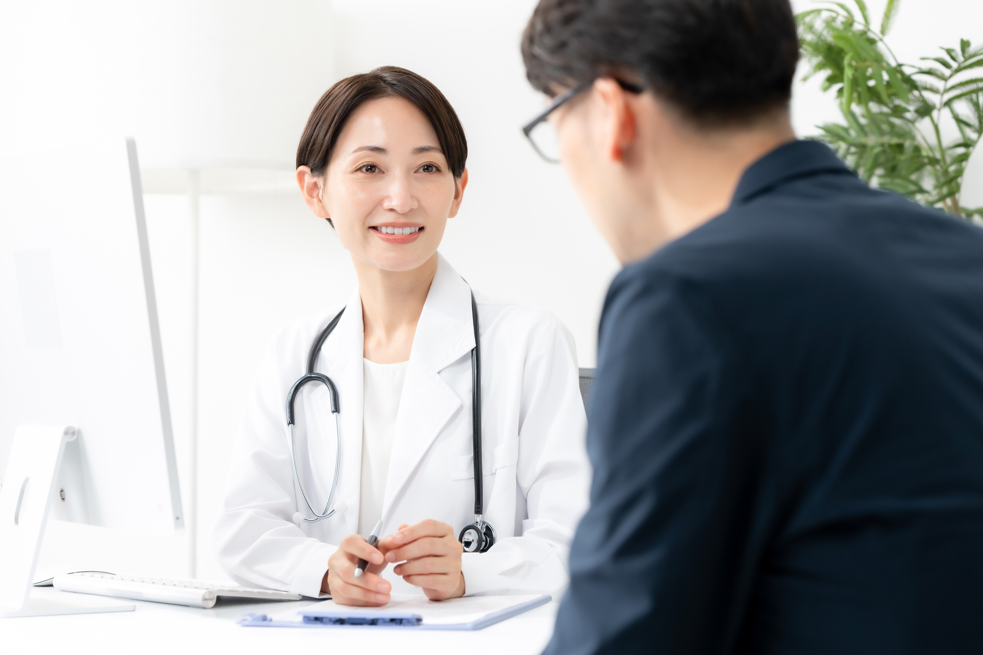 バイト医師の年収相場は?時給・日給の最新動向と“賢く稼ぐ”ための戦略的求人選び