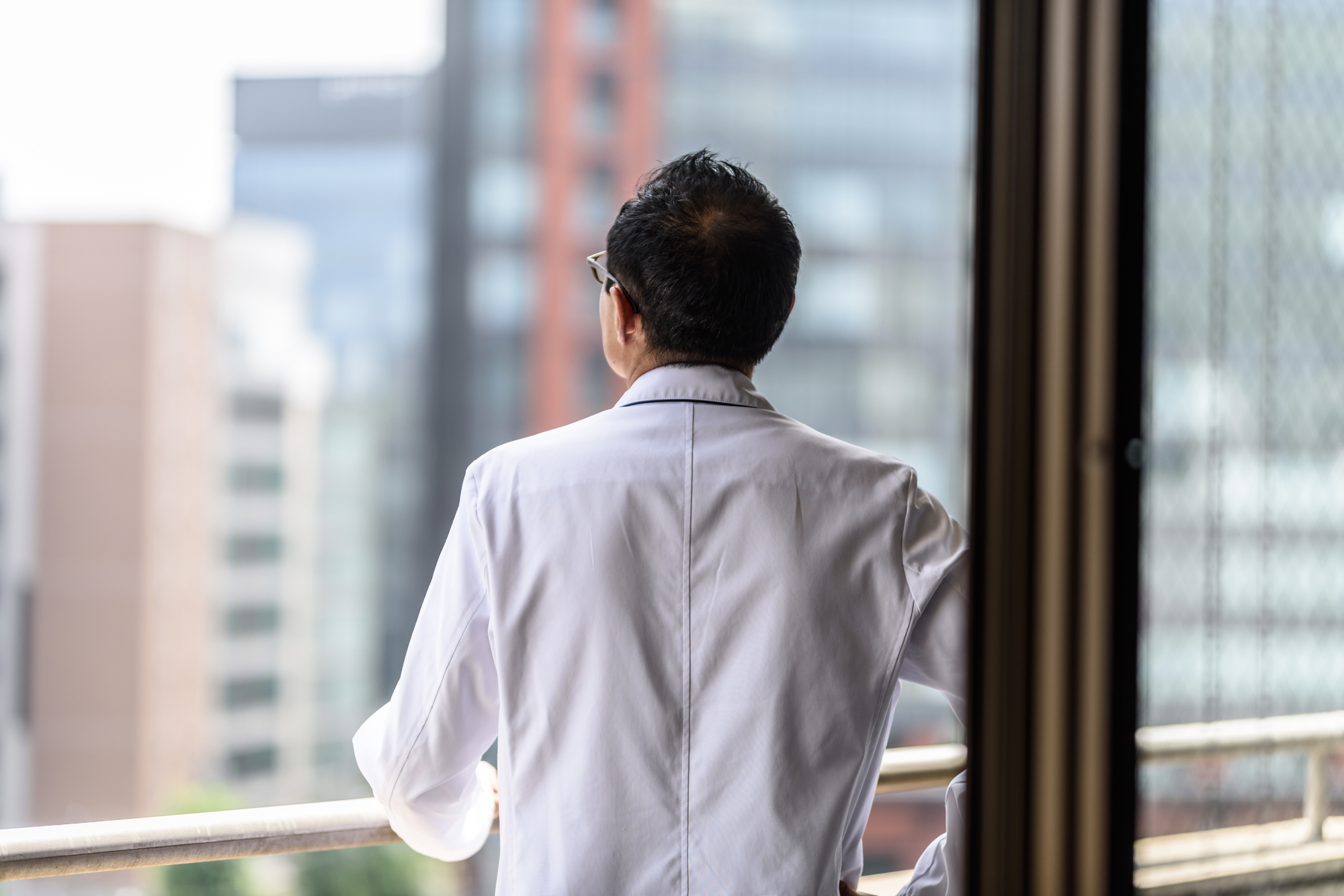 【医師転職事例】週4.5日勤務で健康と医師としての充実を両立！ 60代男性医師の転職成功事例